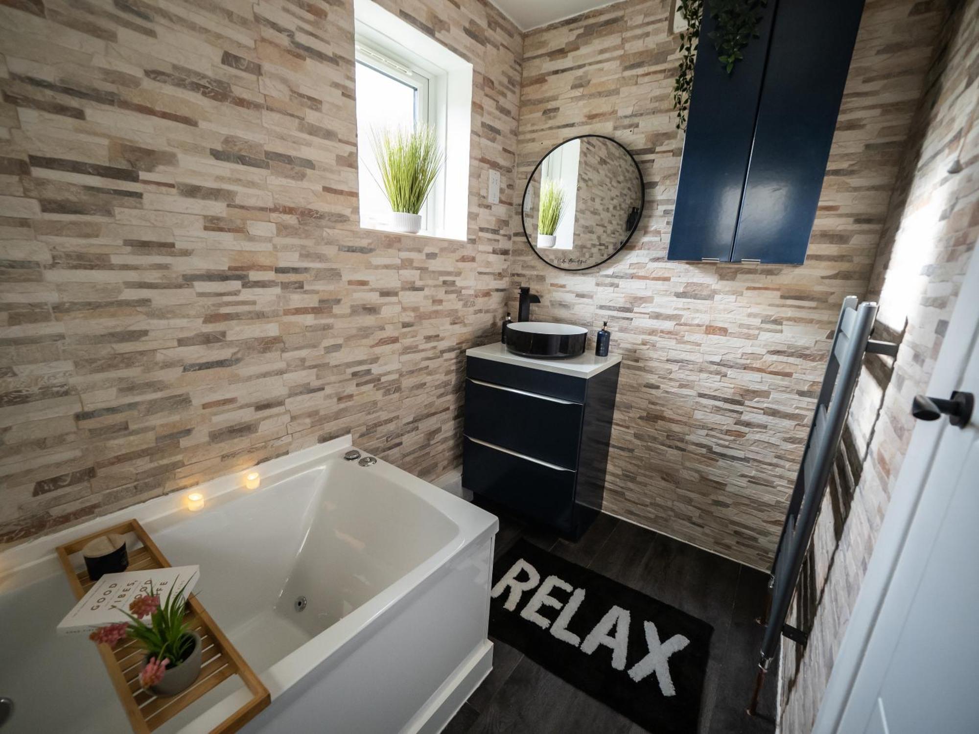 Apartamento Seaside Retreat: Luxury 1-Bed, Free Parking Portsmouth Exterior foto